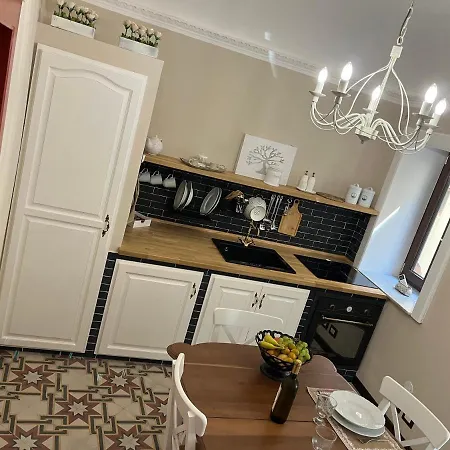 La Piazza E Mia Apartment *