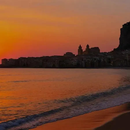 La Piazza E Mia Cefalù