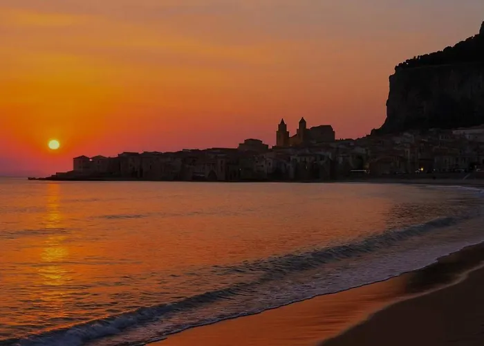 La Piazza E Mia Cefalù