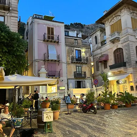 Apartman La Piazza E Mia Cefalù