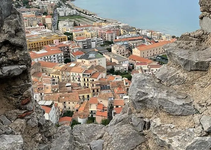 La Piazza è Mia Cefalù